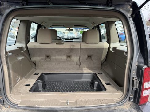 Used 2009 Jeep Liberty Sport image 14