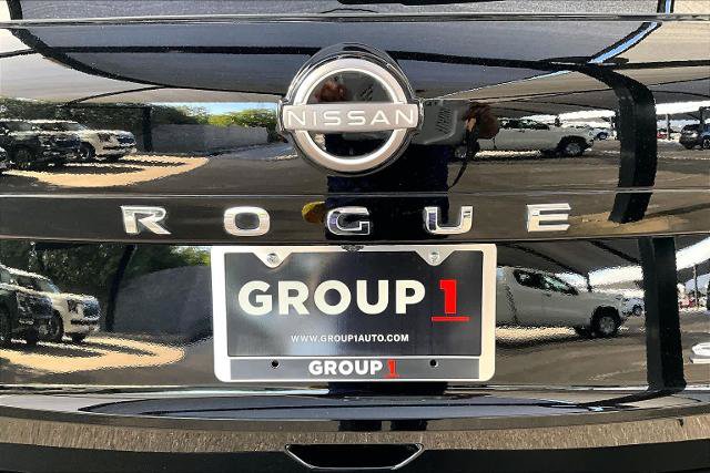 Certified 2023 Nissan Rogue SV FWD image 10
