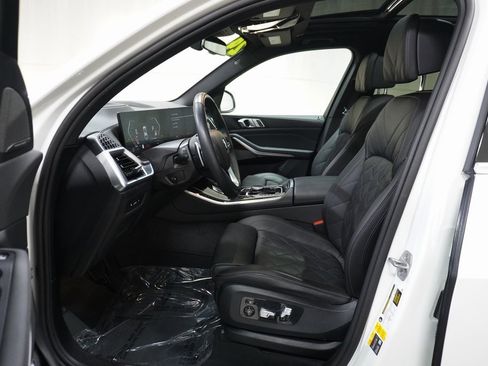 Used 2024 BMW X5 xDrive50e image 10