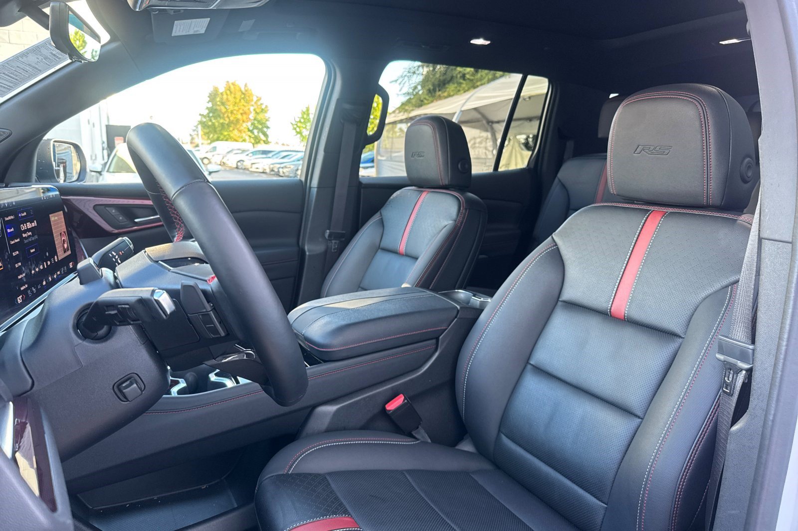 Used 2024 Chevrolet Traverse RS w/ LPO, Floor Liner Package AWD/4WD image 5