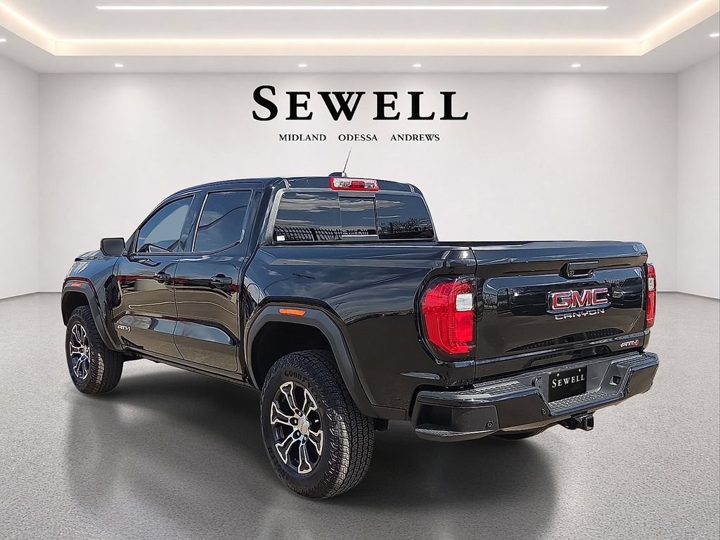 Used 2025 GMC Canyon AT4 w/ AT4 Premium Package AWD/4WD image 3