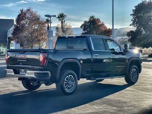 New 2026 GMC Sierra 2500 SLT w/ SLT Premium Package AWD/4WD image 13