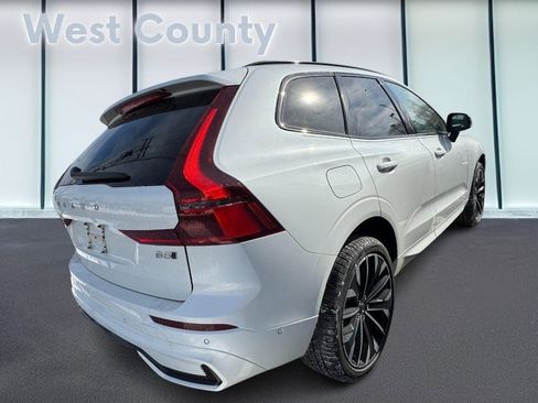New 2026 Volvo XC60 B5 Ultra w/ Climate Package image 3