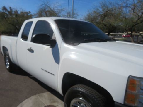 Used 2013 Chevrolet Silverado 1500 W/T image 9