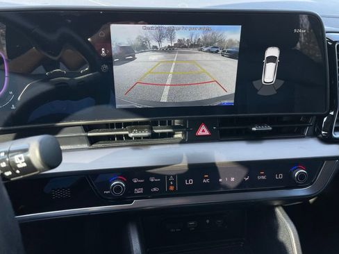 Used 2025 Kia Sportage EX w/ Premium Package image 17