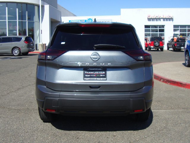 Used 2026 Nissan Rogue SV FWD image 5