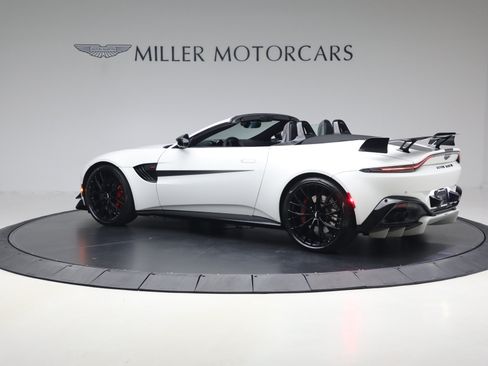Used 2023 Aston Martin V8 Vantage Roadster RWD image 4