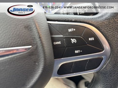 Used 2021 Chrysler Voyager Lxi image 15