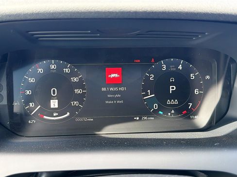 New 2026 Land Rover Discovery Sport Landmark image 40