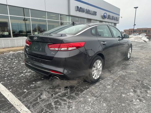 Used 2017 Kia Optima EX w/ Premium Package image 3