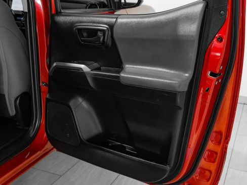 Used 2021 Toyota Tacoma SR5 image 41