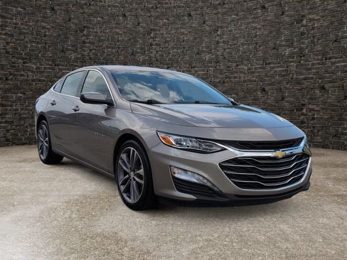 Used 2023 Chevrolet Malibu LT FWD image 2