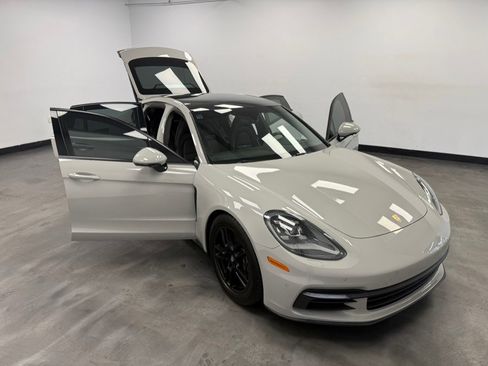 Used 2018 Porsche Panamera 4 w/ Premium Package Plus AWD/4WD image 24