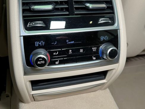 Used 2022 BMW 740i image 16