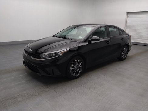 Used 2023 Kia Forte LXS FWD image 2