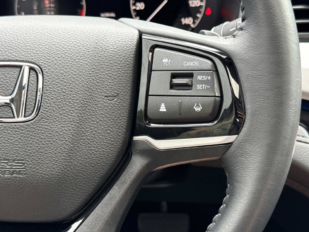 Used 2025 Honda Odyssey Touring image 9