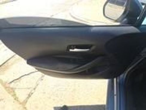 Used 2021 Toyota Corolla LE image 9