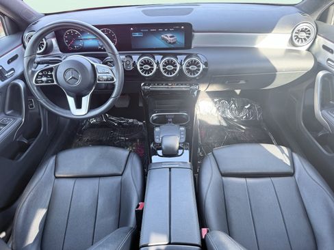 Used 2021 Mercedes-Benz A 220 image 9