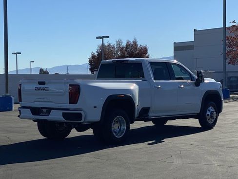 New 2026 GMC Sierra 3500 Denali Ultimate AWD/4WD image 13