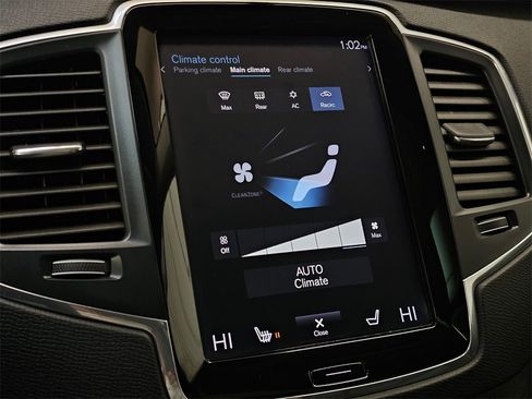 Used 2019 Volvo XC90 T6 Momentum w/ Protection Package image 32