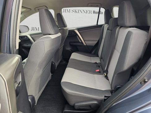 Used 2014 Toyota RAV4 LE image 29