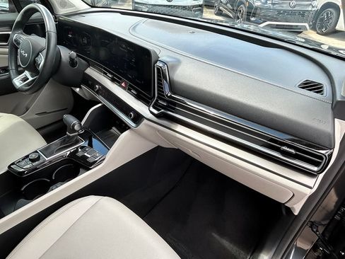 Used 2024 Kia Sportage EX FWD image 34