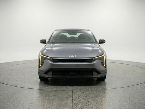 Used 2025 Kia K4 LXS image 2