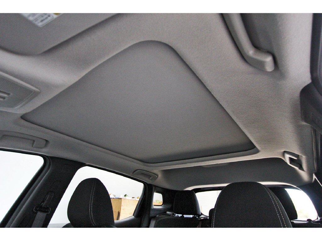 Used 2026 Nissan Kicks SV w/ SV Premium Package FWD image 26