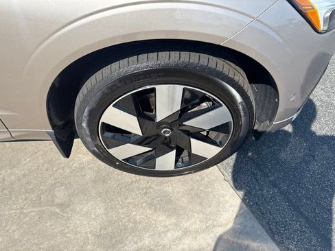 Certified 2025 Volvo XC60 T8 Plus w/ Protection Package Premier AWD/4WD image 12