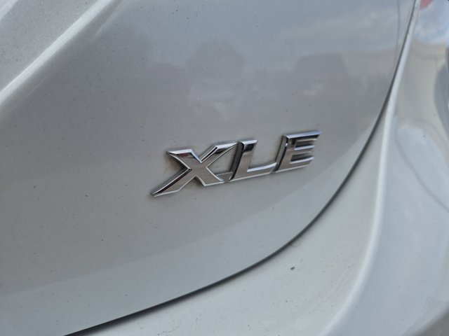 Used 2018 Toyota Camry XLE FWD image 27
