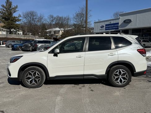 Used 2019 Subaru Forester Premium image 9