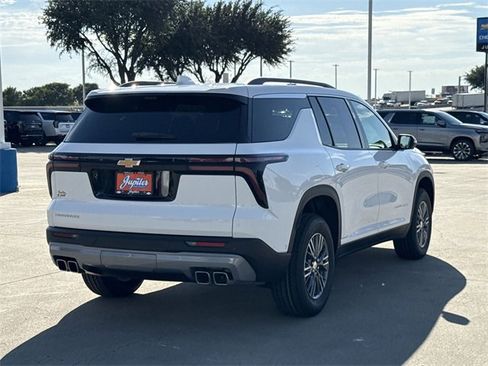 New 2026 Chevrolet Traverse LT w/ Enhanced Driving Package image 4