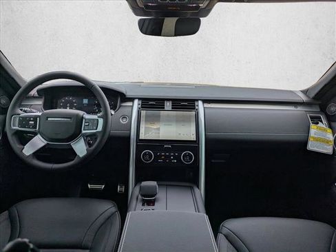 New 2026 Land Rover Discovery Limited Edition image 15