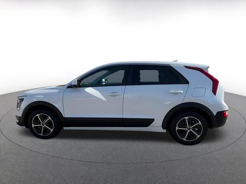 Used 2026 Kia Niro LX FWD image 9