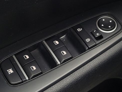 Used 2019 Kia Forte LXS FWD image 27