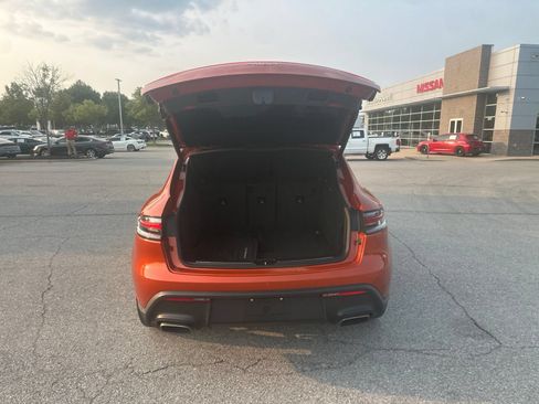 Used 2023 Porsche Macan AWD/4WD image 11