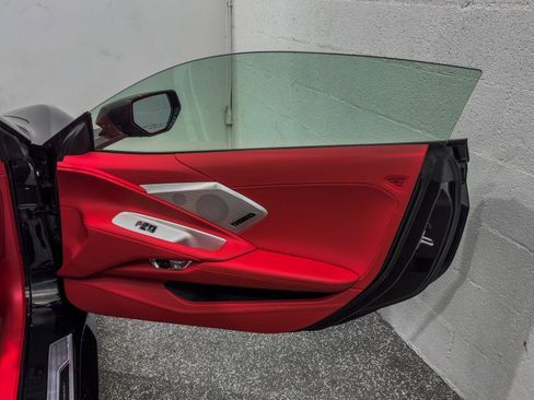 Used 2024 Chevrolet Corvette Stingray Premium Conv w/ Z51 Performance Package image 23