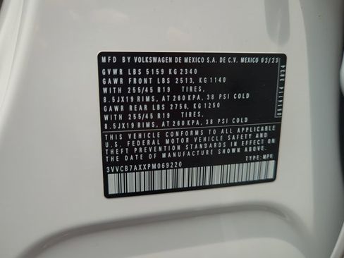 Used 2023 Volkswagen Tiguan SE R-Line FWD image 27