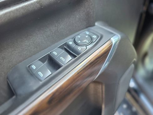 Used 2021 GMC Sierra 1500 SLT image 31