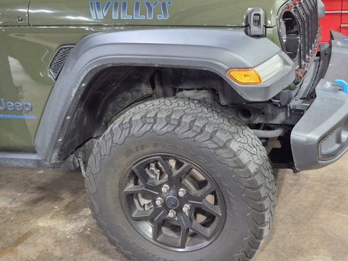 Used 2024 Jeep Wrangler Unlimited AWD/4WD image 5