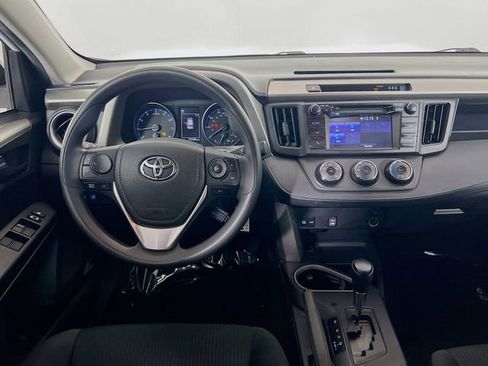 Used 2018 Toyota RAV4 LE image 21