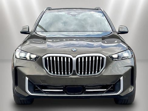 Used 2024 BMW X5 xDrive40i w/ Premium Package AWD/4WD image 2