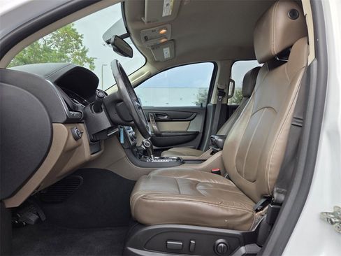 Used 2016 GMC Acadia SLT image 12