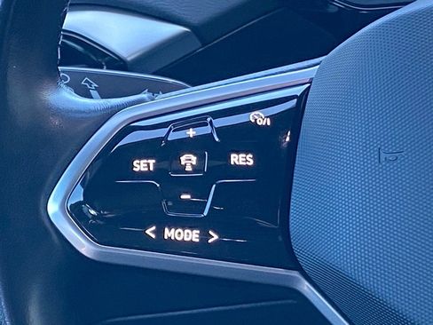 Certified 2022 Volkswagen ID.4 Pro image 9