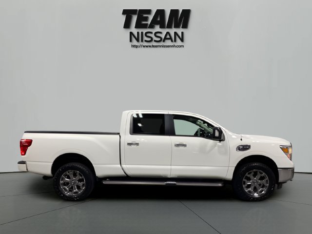 Used 2019 Nissan Titan SV w/ SV Convenience Package AWD/4WD image 8