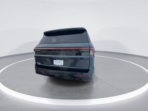 New 2026 Lincoln Navigator L Reserve w/ Jet Appearance Package image 7