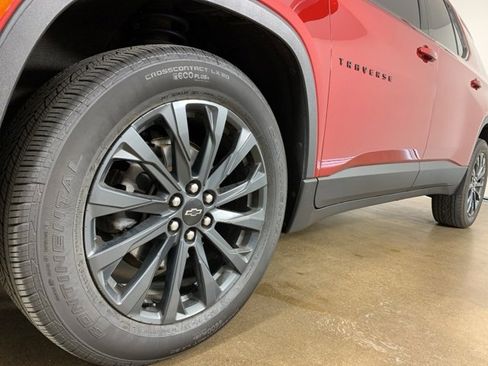 Used 2023 Chevrolet Traverse RS image 39