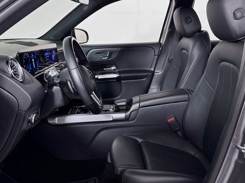 Certified 2022 Mercedes-Benz GLB 250 image 17