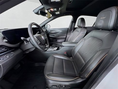 Used 2024 Buick Envista Avenir image 10