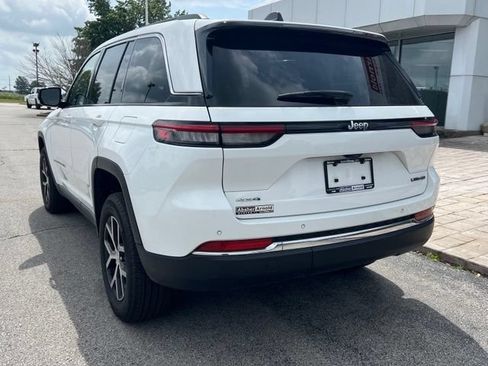 Certified 2023 Jeep Grand Cherokee Limited AWD/4WD image 8